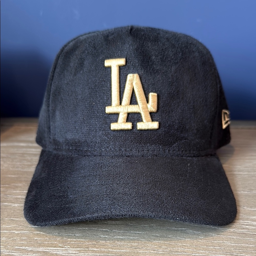 Los Angeles Dodgers Black/Tan Suede 9forty k frame strap back hat. New